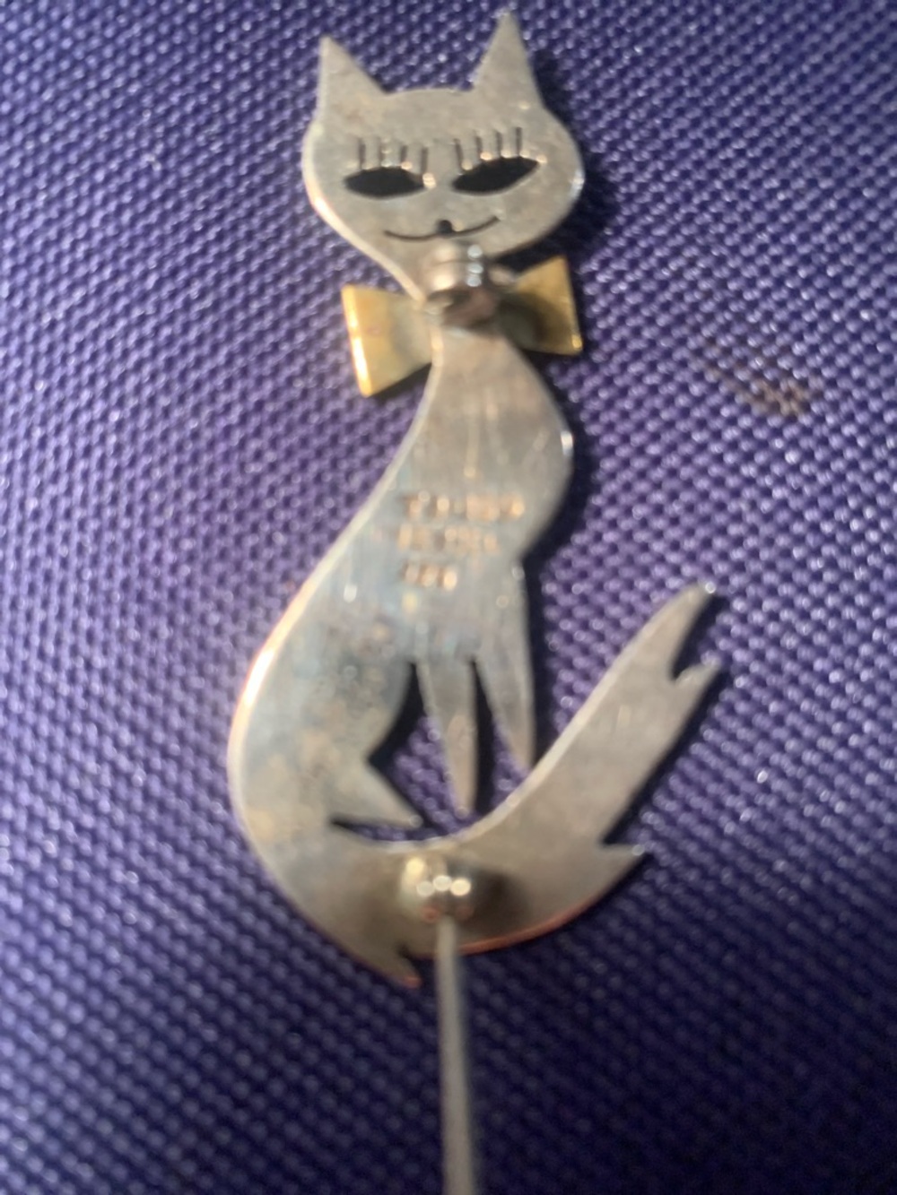 Taxco Silver Cat Brooch with Gold Bowtie - Picture 2 of 2
